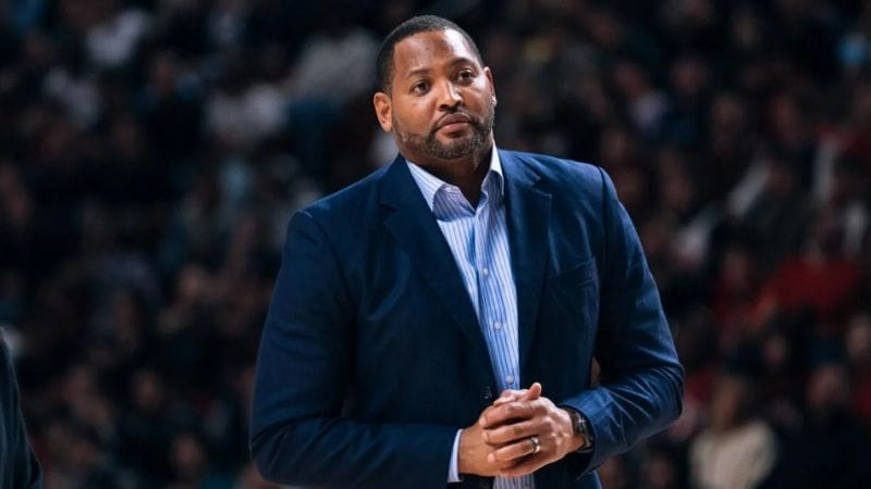 Nhà vô địch NBA Robert Horry lần đầu lên tiếng về việc Draymond Green đấm Jordan Poole