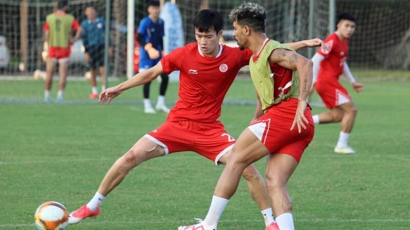 Hoàng Đức trở lại tập luyện cùng Viettel FC