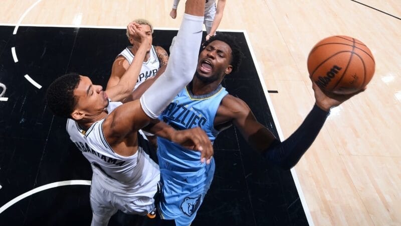 Jackson Jr tỏa sáng giúp Grizzlies ngược dòng trước Spurs