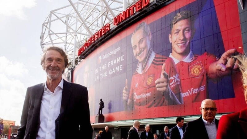 Tỷ phú Jim Ratcliffe nhờ huyền thoại giúp cải tổ Man United