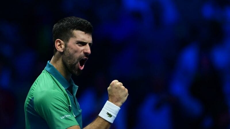 Thắng dễ Alcaraz, Djokovic vào chung kết ATP Finals