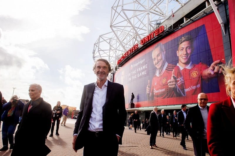 Sir Jim Ratcliffe vẫn chưa thể tiến hành cải tổ Man United.