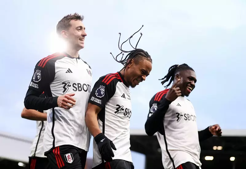 Fulham tận dụng rất tốt các tình huống phòng ngự thiếu tập trung của Arsenal.