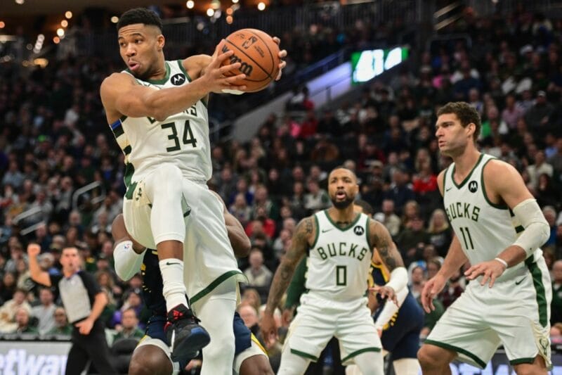 Antetokounmpo có trung bình 31,4 điểm, 11 rebound và 5 kiến tạo mỗi trận ở mùa này