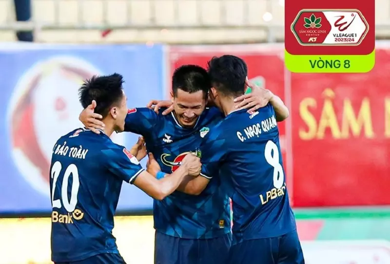 HAGL thi đấu kiên cường để bảo toàn lợi thế (Ảnh: V.League).