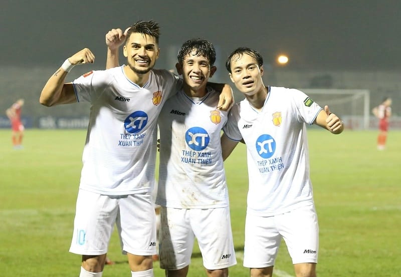 Nam Định xây chắc ngôi đầu V-League với 12 điểm (Ảnh: Thép Xanh Nam Định FC).