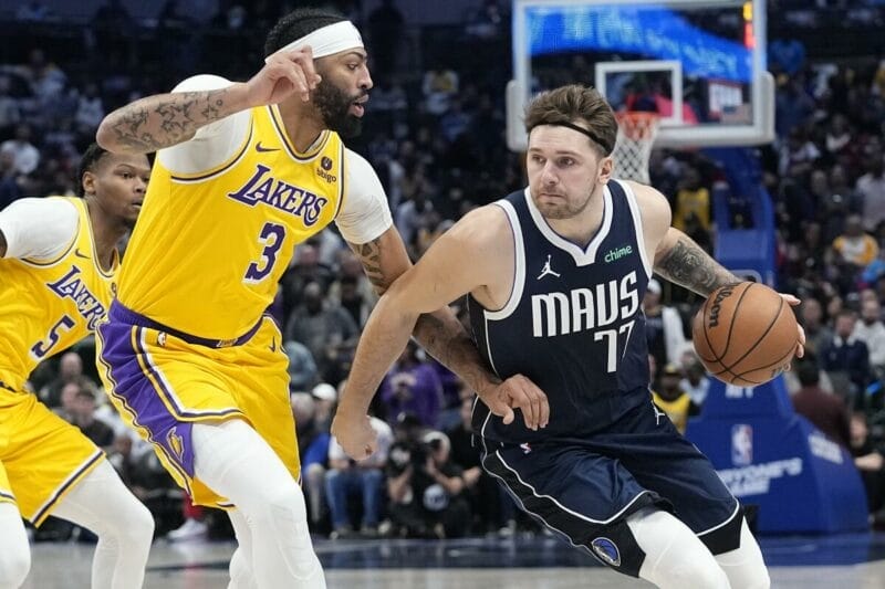 Doncic hành hạ Lakers