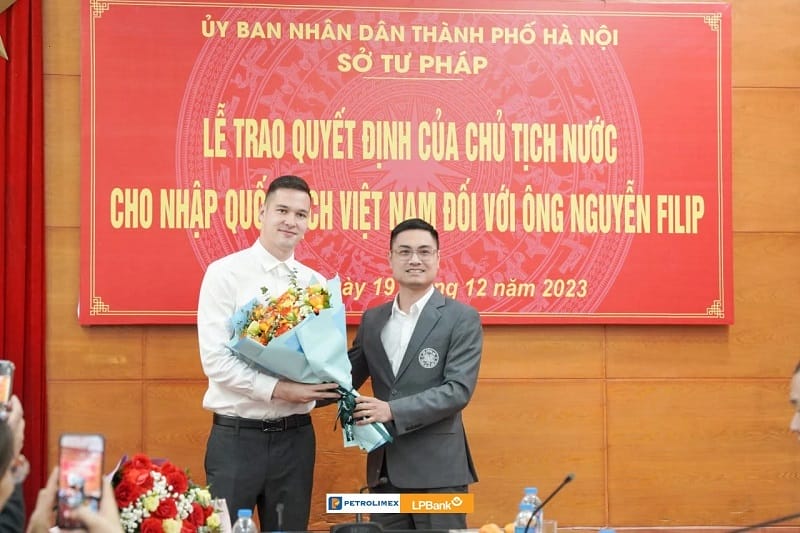 Nguyễn Filip rạng rõ trong ngày vui (Ảnh: VFF)