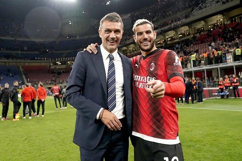 Dù bị sa thải, Paolo Maldini vẫn dành nhiều tình cảm cho AC Milan.