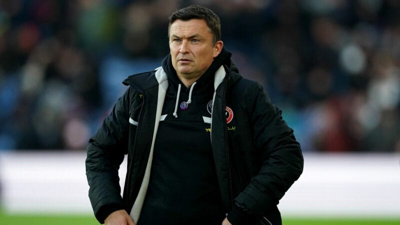 HLV Heckingbottom chuẩn bị nhận án sa thải