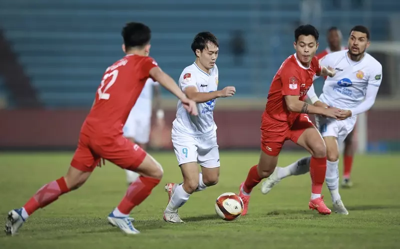 Văn Toàn đang bay cao cùng Nam Định (Ảnh: Thép Xanh Nam Định FC).