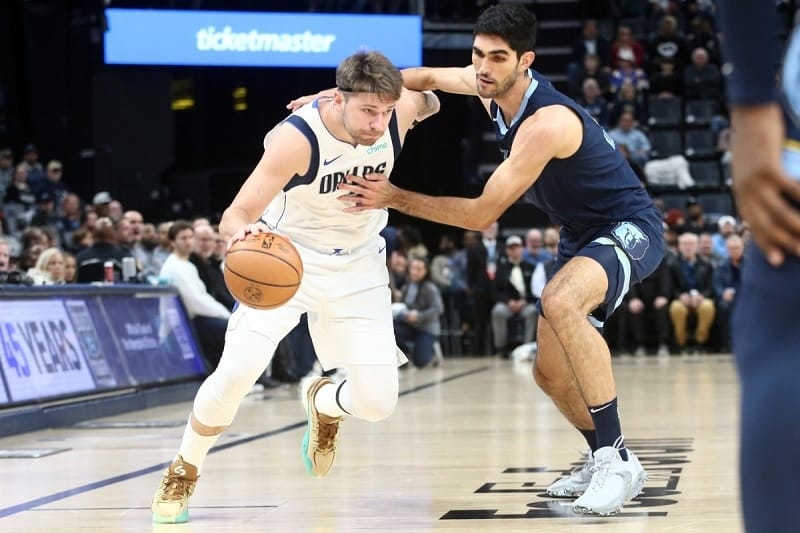 Doncic vừa đưa Mavericks đến thắng lợi trước Grizzlies