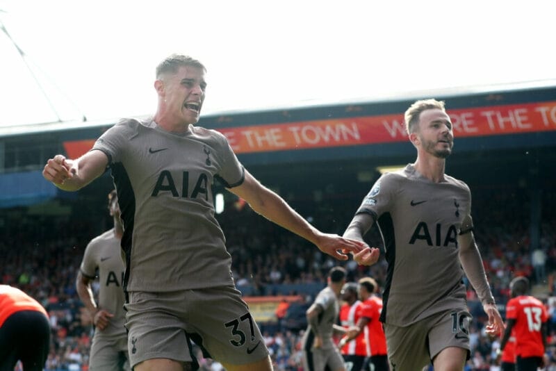 James Maddison và Micky van de Ven