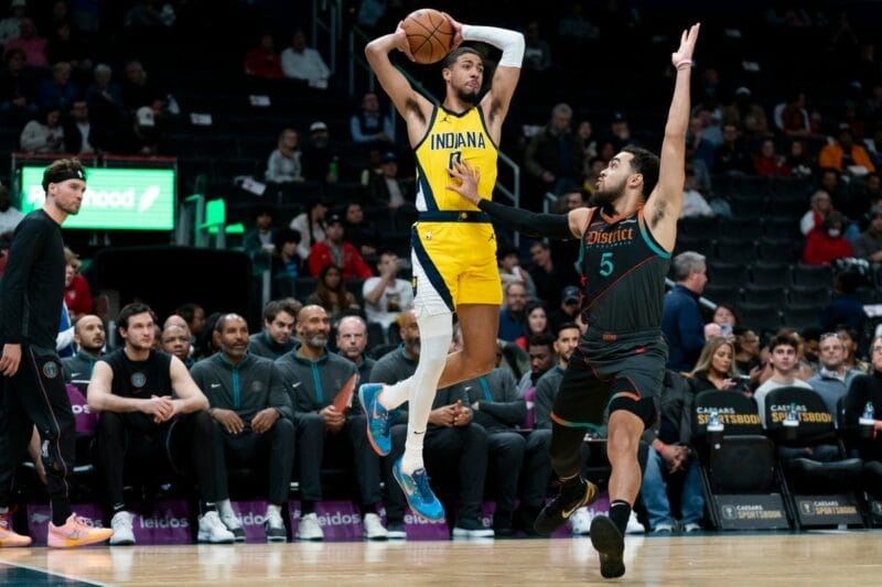 Tyrese Haliburton trận này dính chấn thương ở gối