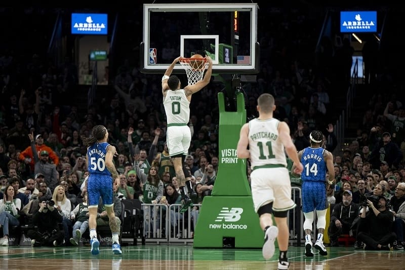 Celtics vẫn chưa thua trên sân nhà mùa này