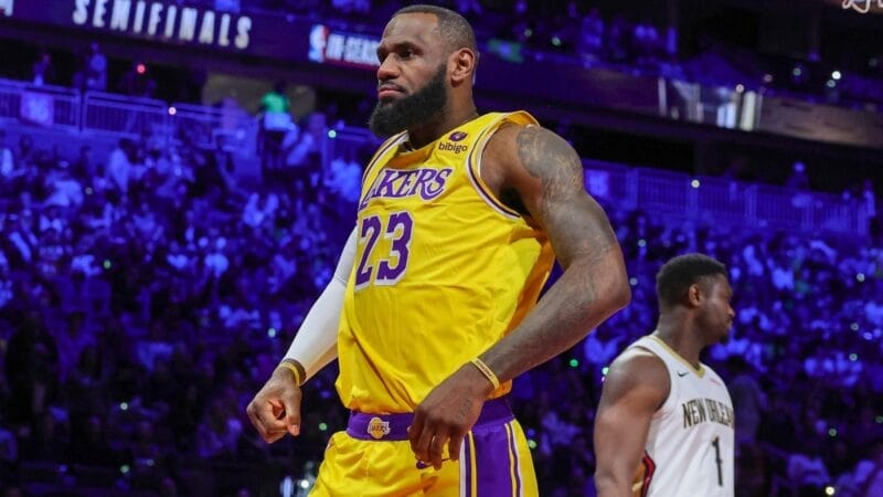 LeBron James thăng hoa bất chấp tuổi tác