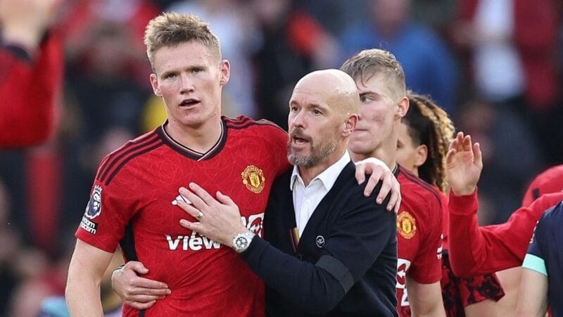 HLV Ten Hag muốn giữ chân Scott McTominay