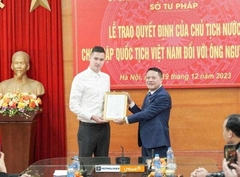 Thủ môn Nguyễn Filip nhận quốc tịch Việt Nam.