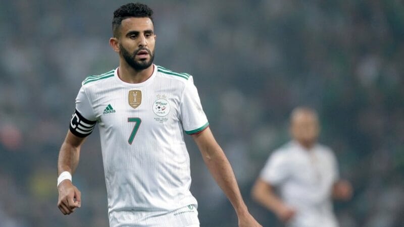 Nhạc trưởng Mahrez được kỳ vọng sẽ dẫn dắt Algeria đi đến thành công