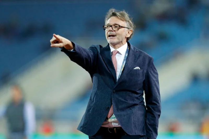 Ông Troussier có điểm nhấn là từng trải qua 2 kỳ Asian Cup