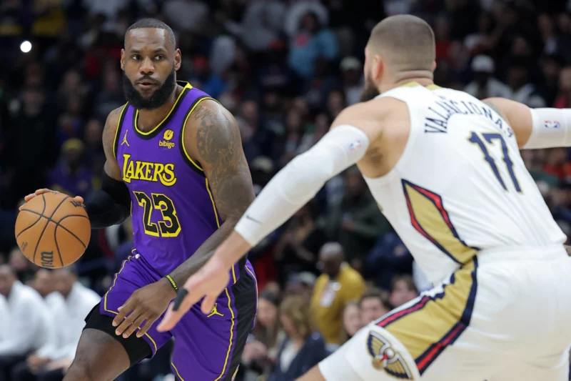 LeBron ghi nhiều điểm nhất trận này