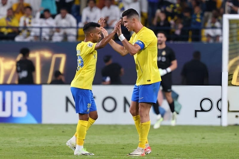 Ghareeb là đồng đội thân thiết của Ronaldo tại Al Nassr.