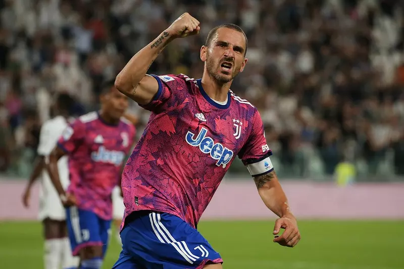 Leonardo Bonucci từ chối Man City để ở lại Juventus.