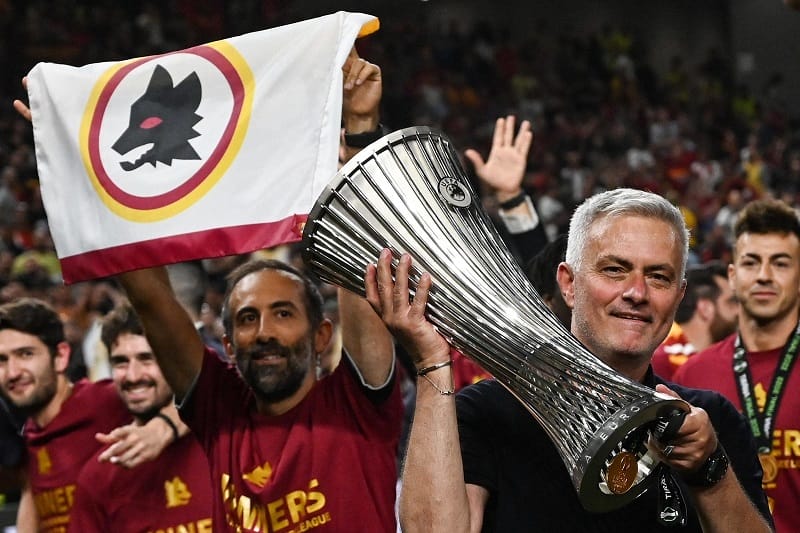 Mourinho đoạt UEFA Conference League cùng Roma