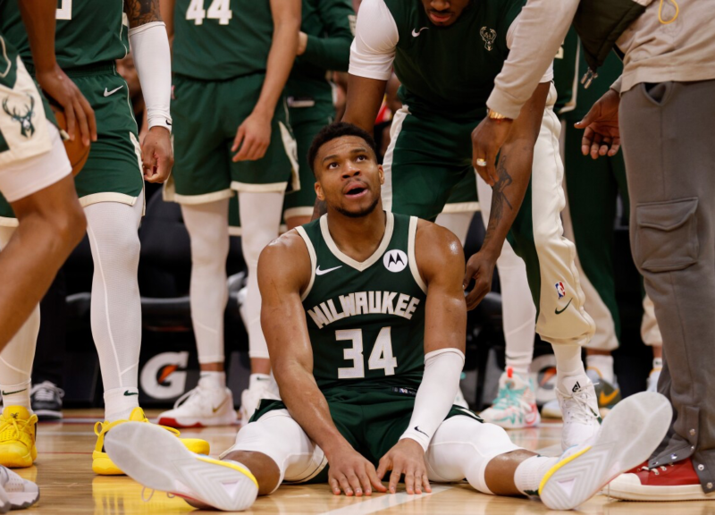 Giannis Antetokounmpo chỉ trích hàng thủ Bucks sau thất bại trước Rockets