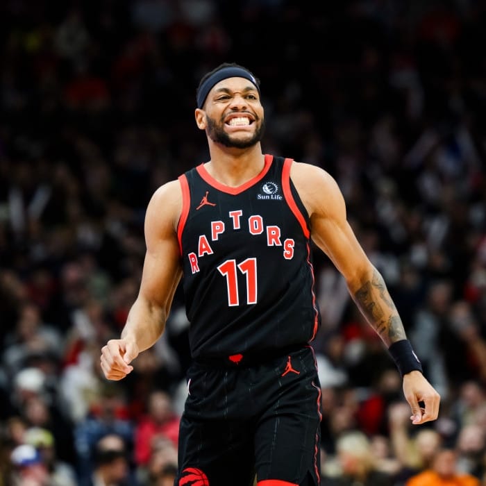 Bruce Brown khoác áo số 11 tại Toronto Raptors.