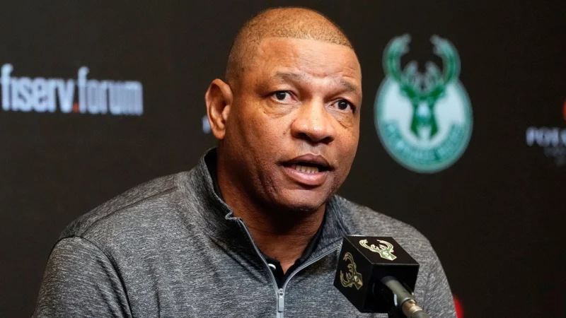 Ngôi sao của Bucks tin tưởng tân HLV Doc Rivers.