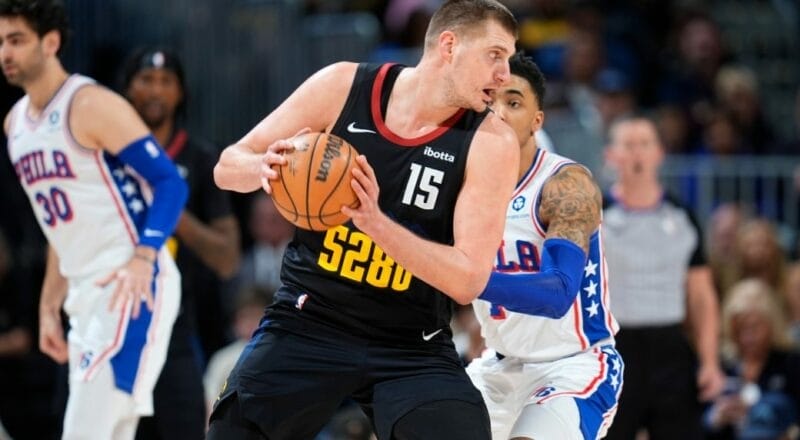 Jokic giúp đội nhà nhấn chìm 76ers