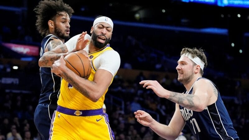 Lakers thi đấu bùng nổ ở nửa sau trận đấu và giành chiến thắng