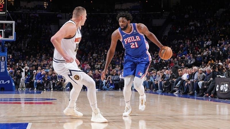 Embiid giúp 76ers đánh bại Nuggets của Jokic