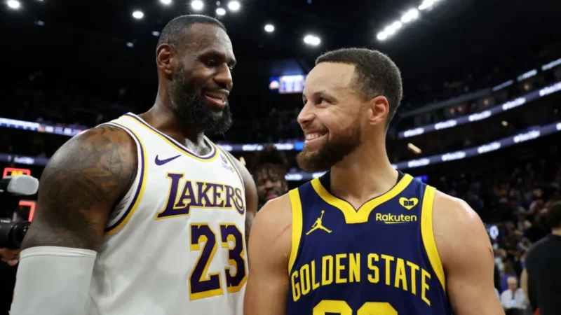 LeBron James lên tiếng tôn vinh tài năng của Curry.