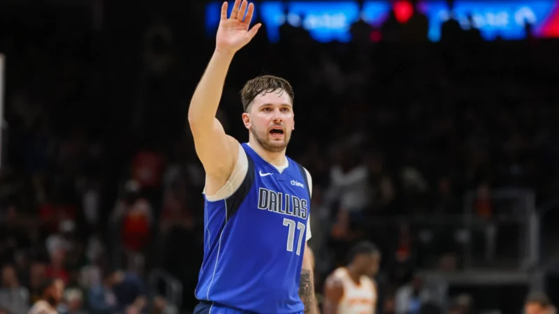 Luka Doncic ghi 73 điểm trước Atlanta Hawks.