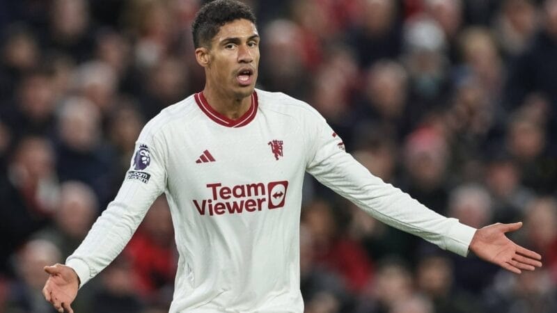 Man United nên bán Varane và mua 1 trong 5 trung vệ này