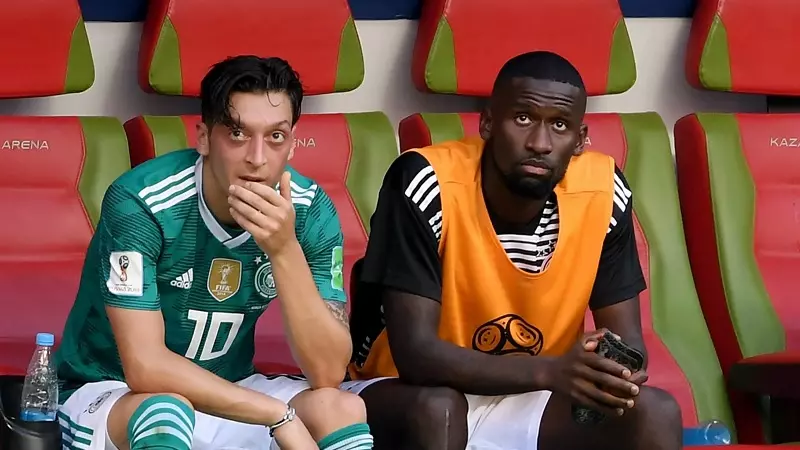 Ozil và Rudiger là đồng đội trong màu áo tuyển Đức