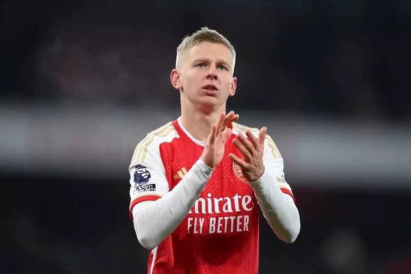 Zinchenko bị chỉ trích, huyền thoại Arsenal lên tiếng bảo vệ