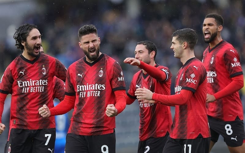 AC Milan đang xếp thứ 3 trên BXH