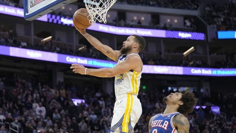 Stephen Curry lập kỷ lục NBA ở tuổi 35