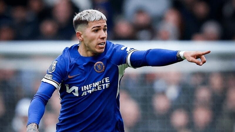 Enzo Fernandez là số ít cầu thủ Chelsea chơi ổn định