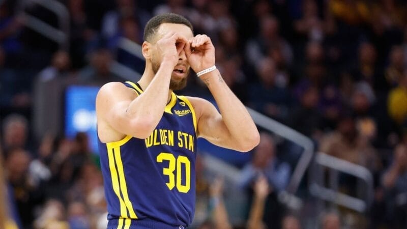 Stephen Curry tiếp tục tỏa sáng mang về chiến thắng cho Golden State