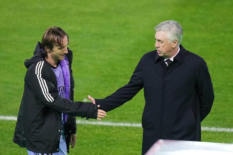 Ancelotti mời Modric làm trợ lý