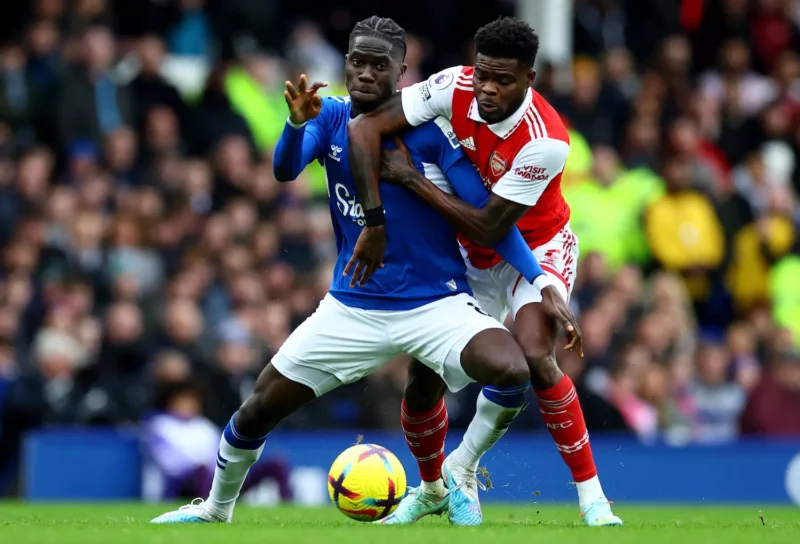 Arsenal muốn thay Partey bằng Onana