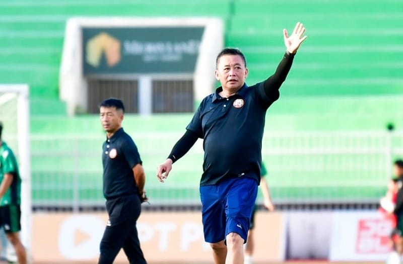 HLV Bùi Đoàn Quang Huy không đặt nặng mục tiêu giành danh hiệu (Ảnh: MerryLand Quy Nhon Binh Dinh Football Club).