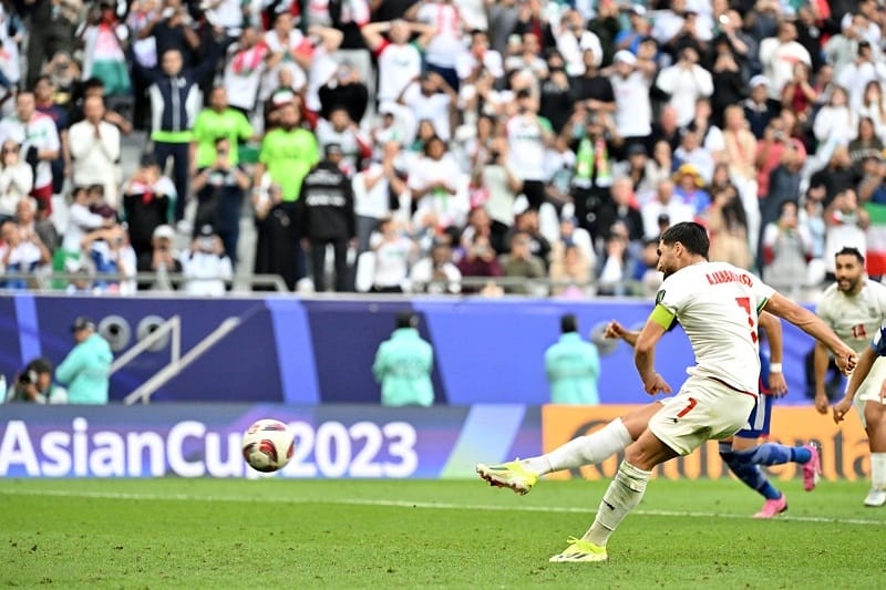 Alireza Jahanbakhsh là người hùng của ĐT Iran (Ảnh: Getty).