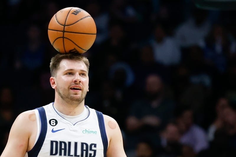 Luka Doncic thiết lập những kỷ lục chưa từng thấy sau LeBron James