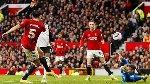 Maguire không cứu nổi Man United