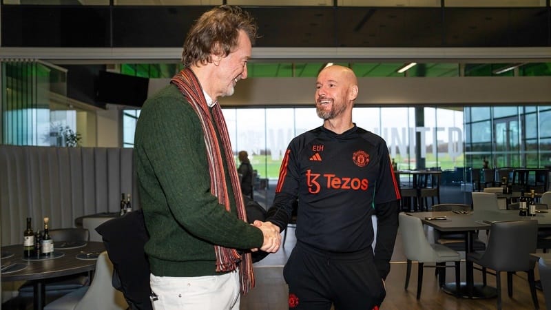 Sir Jim Ratcliffe chính thức trở thành chủ mới của Man United.